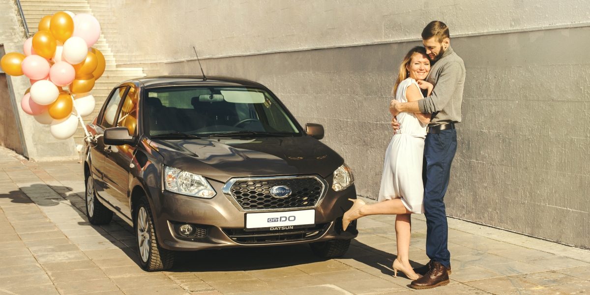 Свадьба на автомобиле Datsun.