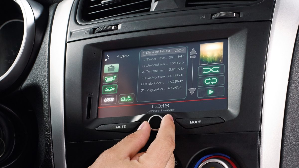 Multimedia System in Centre Stack